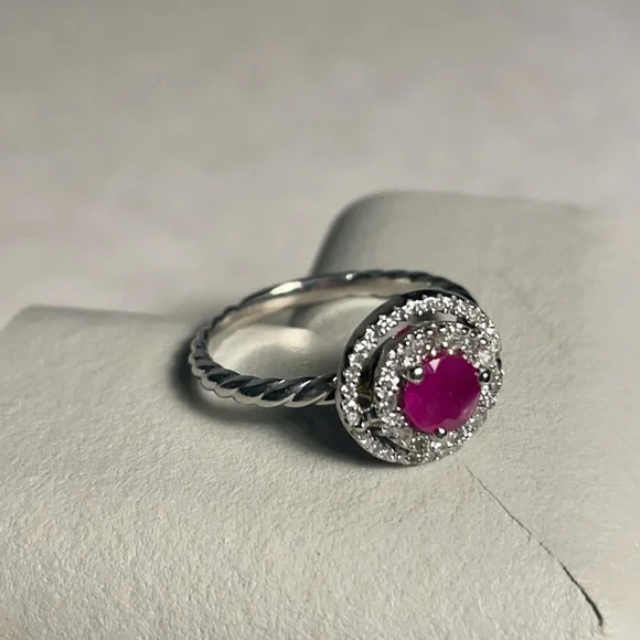 Stunning RUBY and DIAMOND Ring - Picture 3 of 9